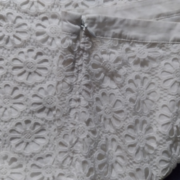 TALBOTS WHITE SKIRT - Picture 3 of 9